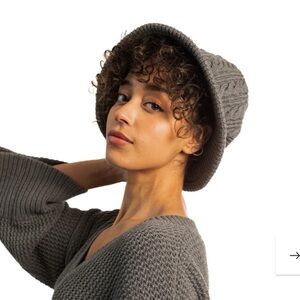 New Paper Label Ariel Cable Knit Hat O/S